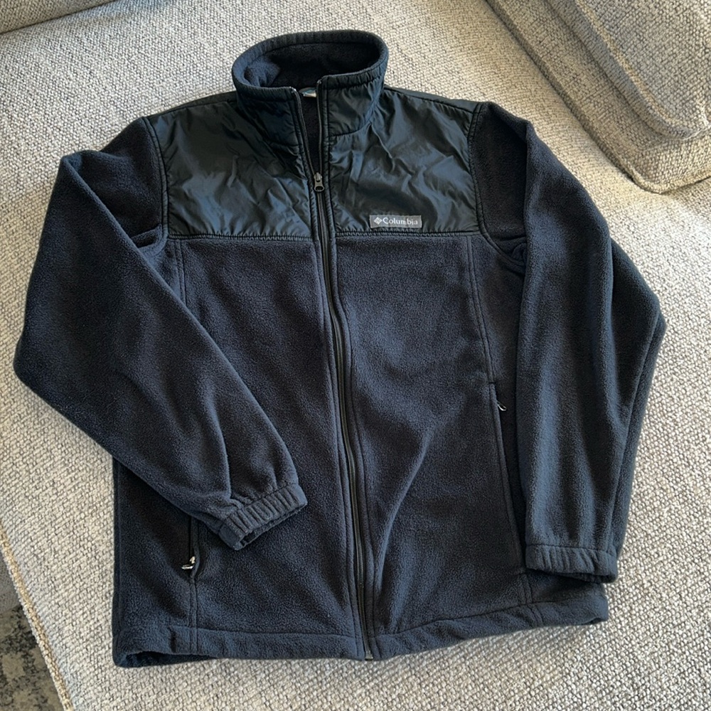 Men’s medium Columbia fleece jacket